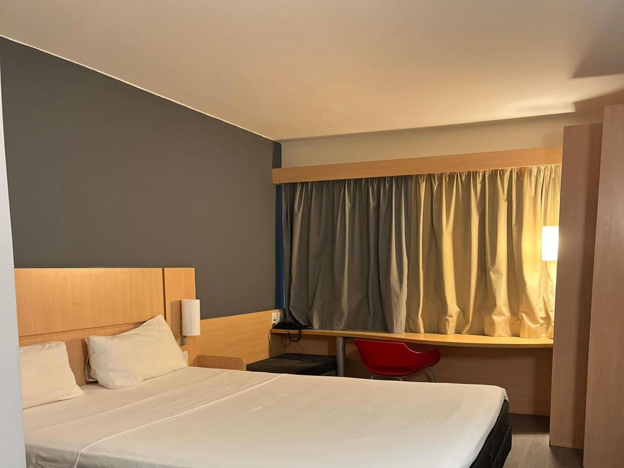 Hotel Ibis Catalão Exterior foto