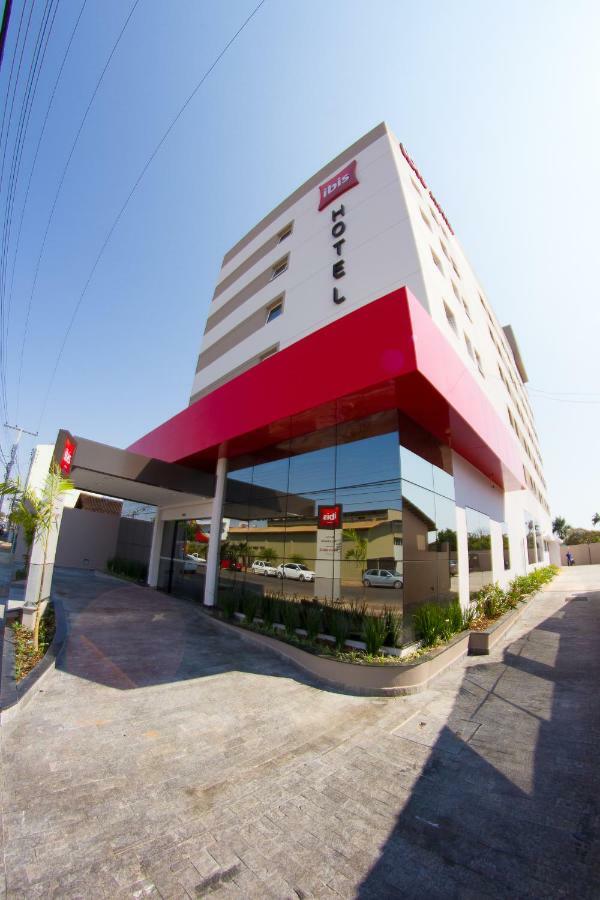 Hotel Ibis Catalão Exterior foto
